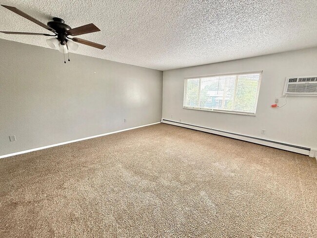Photo - 1691 Moore Ave Unidad 03