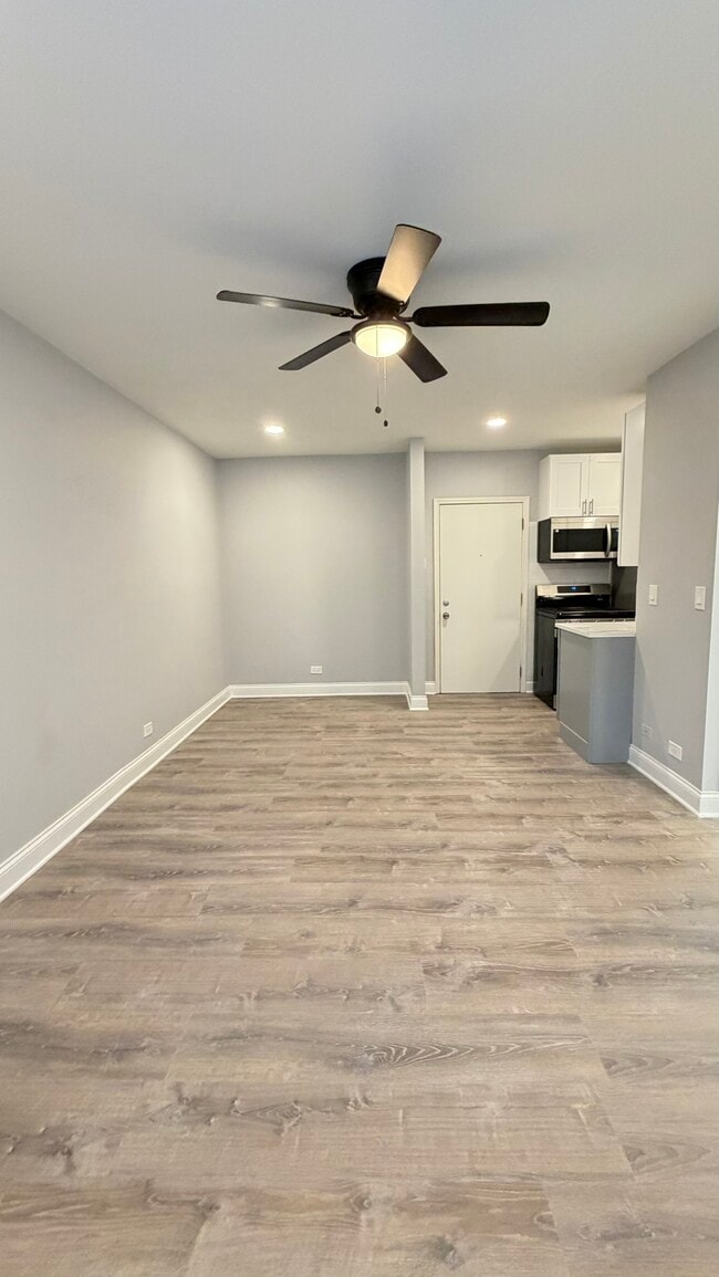 4031 Kenmore Studio - Now Available