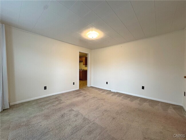 Photo - 843 Davidson St