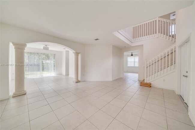 Photo - 16500 SW 37th St