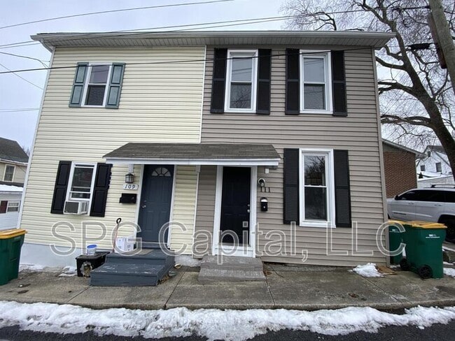 Building Photo - 111 Middle St