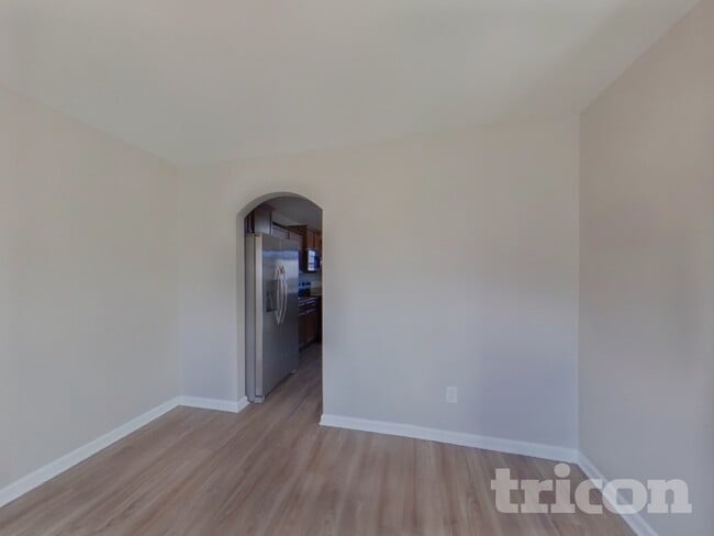 Photo - 831 Dovefield Ln