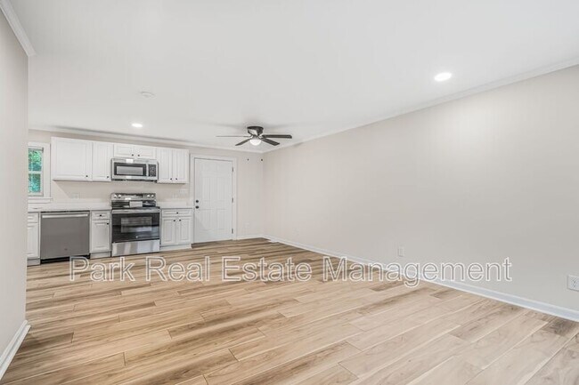 Photo - 221 Howell St