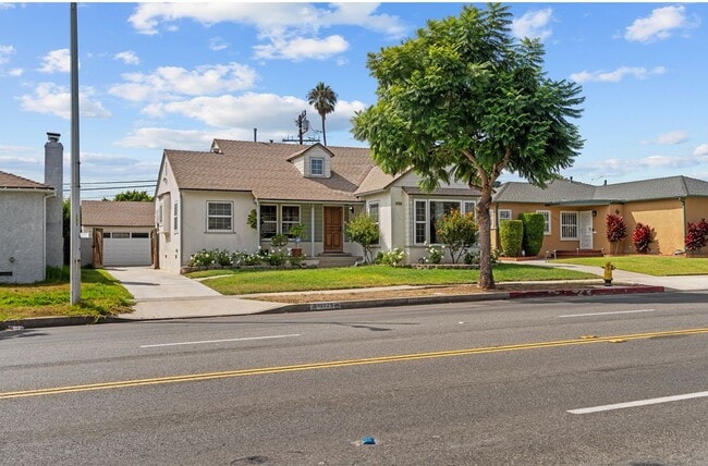 Photo - 10229 S Van Ness Ave