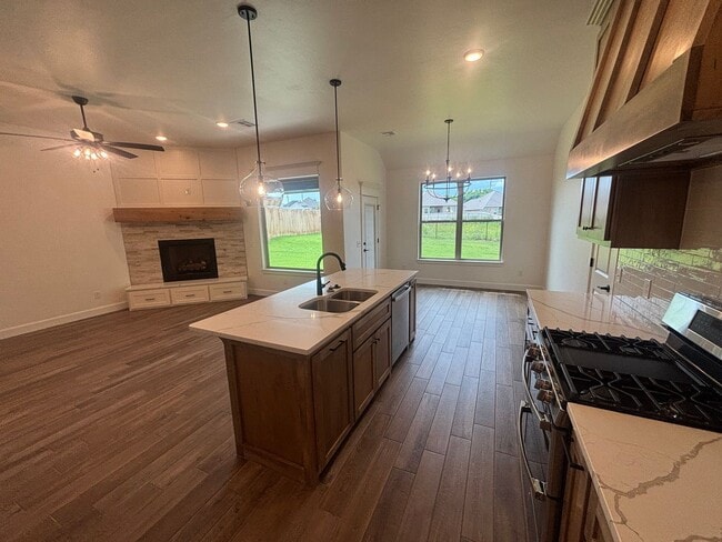 Photo - 1900 Inglenook Dr