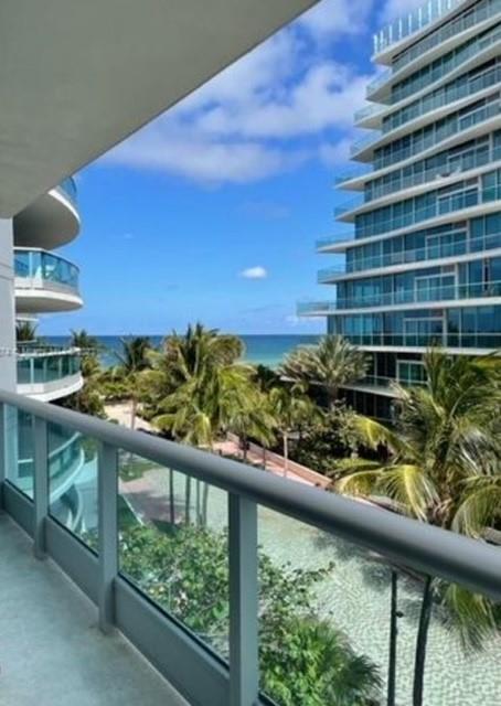 9401 Collins Ave Unit 402