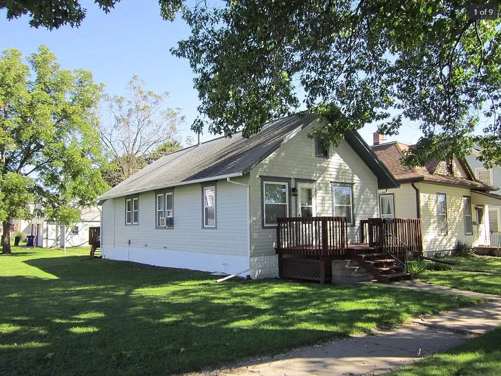 Photo - 1024 B Ave NW House