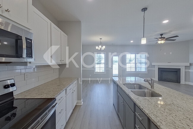 Photo - 3704 Oak Leaf Wy
