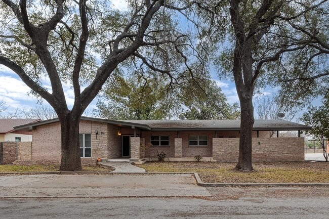 Photo - 16 Larkwood Ln