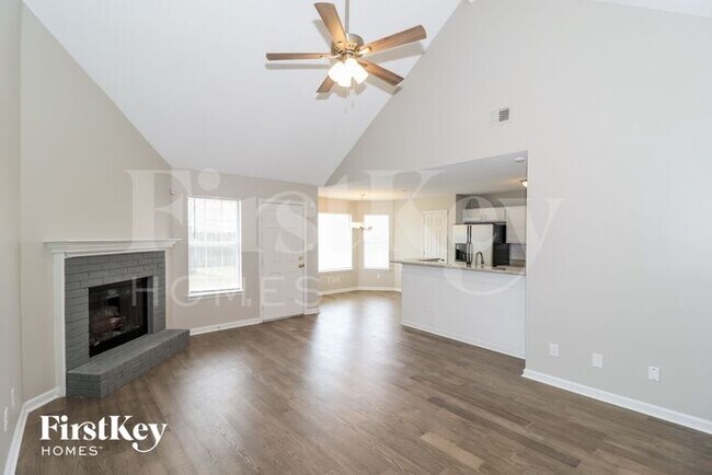 Photo - 1015 Zenith Cove N