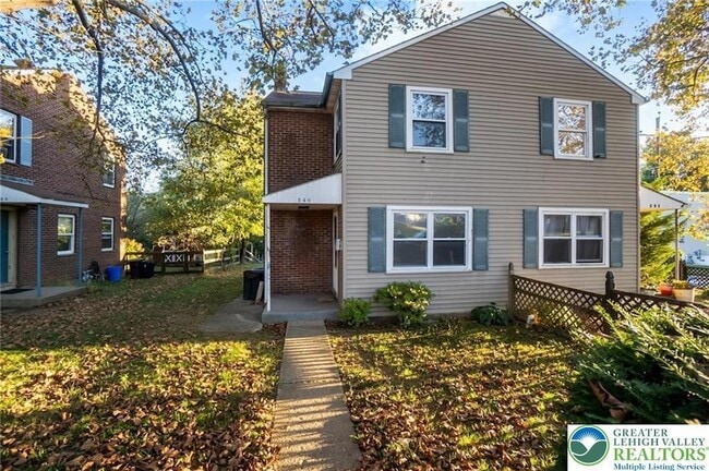 Building Photo - 240 Palmer St