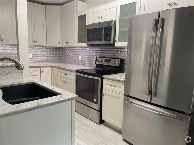 Building Photo - 3904 Rawlins St Unit 113 Rental