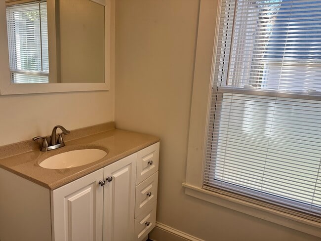 Bathroom vanity - 103 Birdsey Ave Unit Birdsey Apartment 1