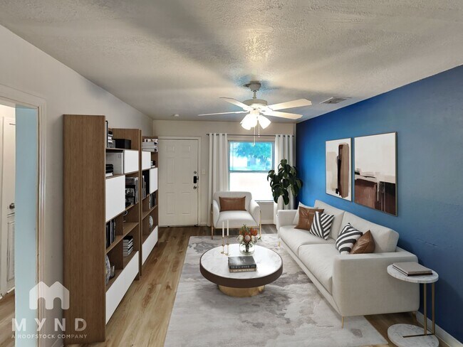 Photo - 4402 Mistletoe Dr