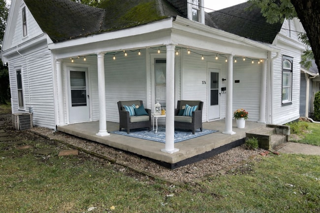 Building Photo - 376 Park Ave