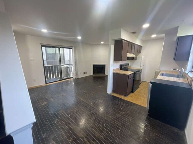 Building Photo - 308 W Wildey St Unit 2