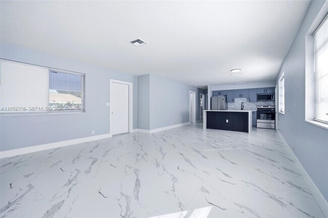 Photo - 2440 Hayes St Unidad 1-5