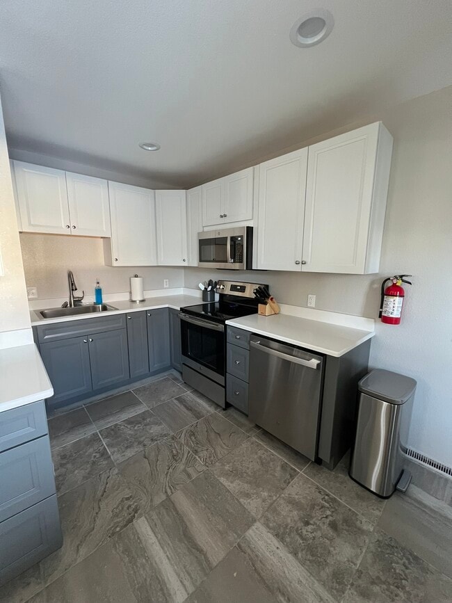 Photo - 320 W 4th St Unit 101