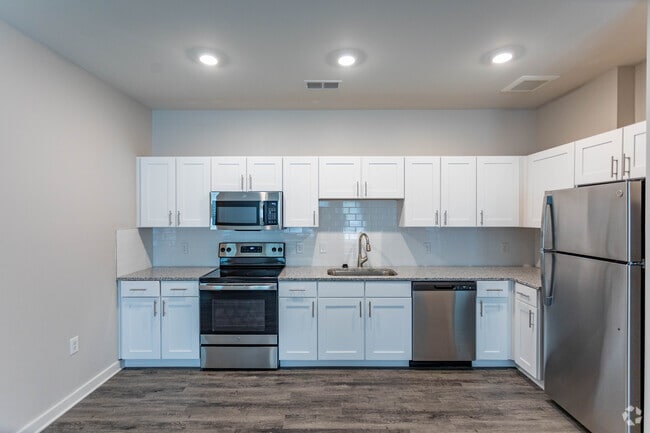 2BR, 2BA - 1028SF
