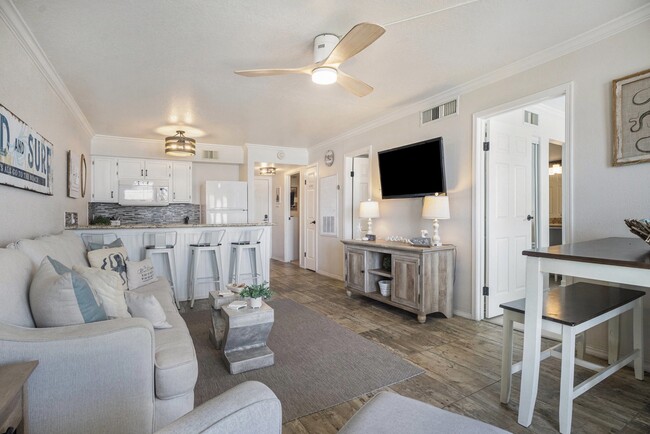 Photo - 6300 Seawall Blvd