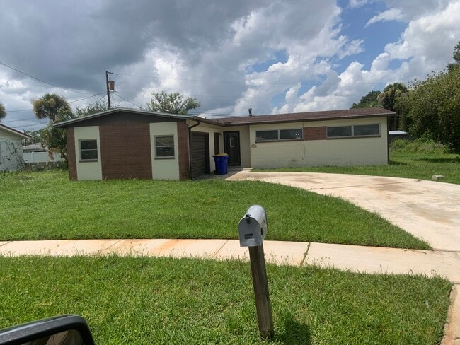 Photo - 1106 Madrid Rd