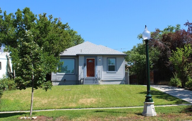 Building Photo - 1663 Blaine Ave Rental