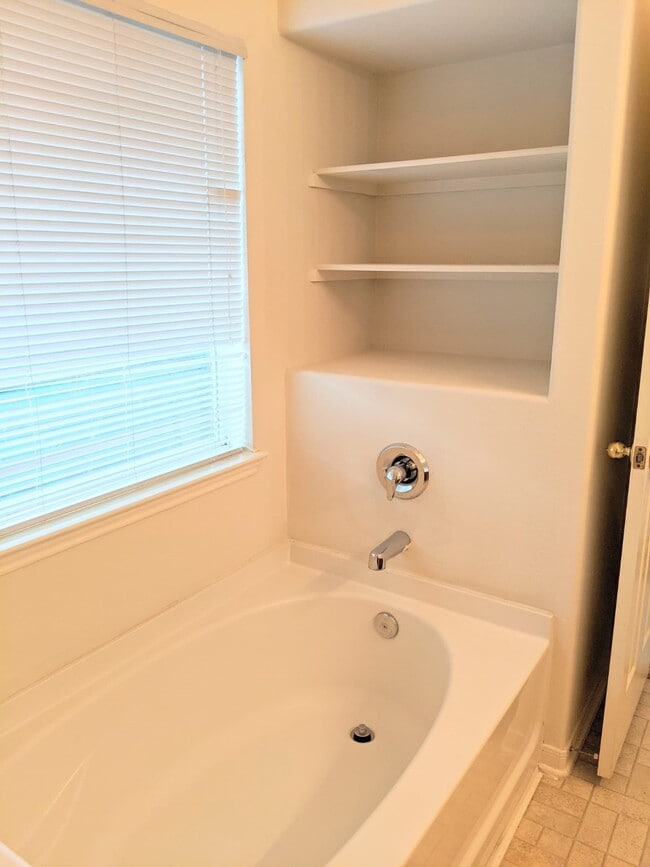Photo - 19031 Telford Way