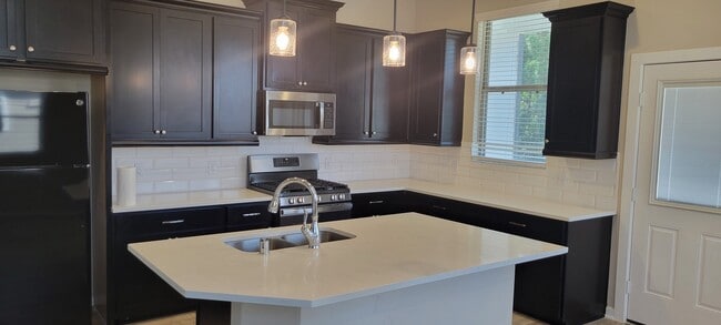Photo - 307 N Spotted Fern Dr