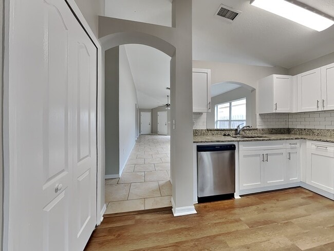 Photo - 430 Maple Pointe Dr