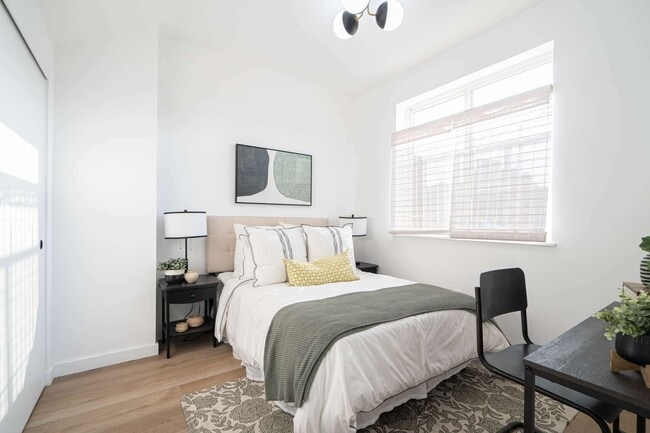 Photo - 1618 32nd St Unit A