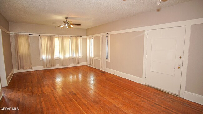 Photo - 7600 Franklin Dr