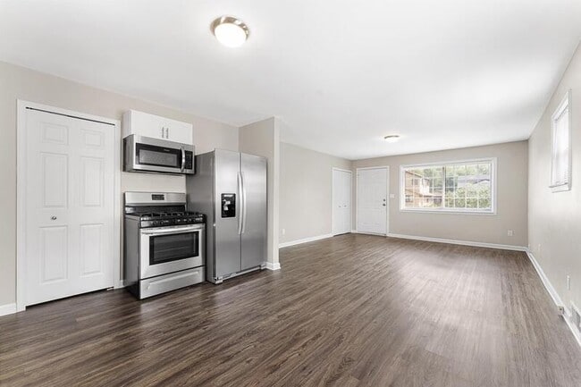 Photo - 7840 Dudley St