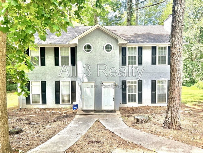 Building Photo - 2010 Oakwood Dr