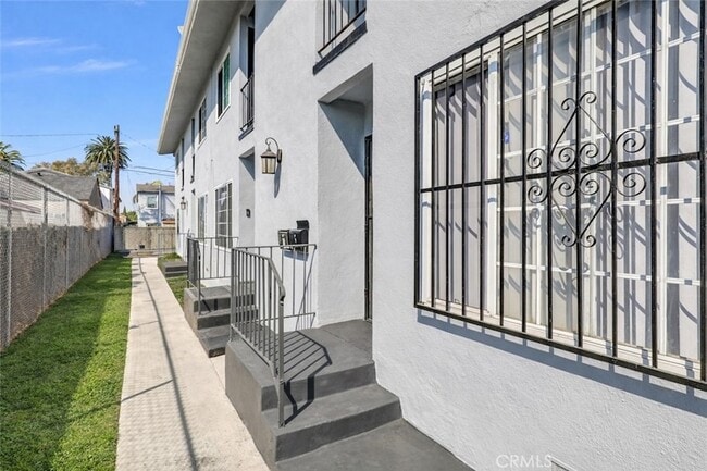 Building Photo - 151 E 95th St Unit 1