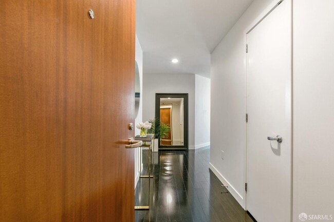 Photo - 338 Spear St