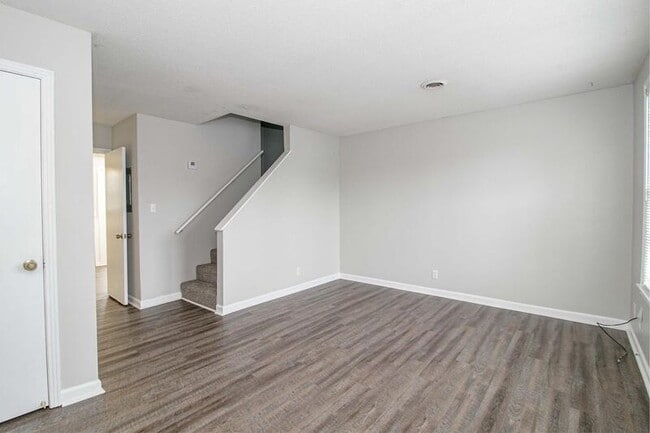 Photo - 812 Golf View Pl