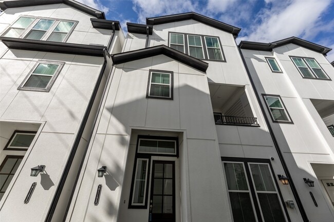 Photo - 2718 Grand Fountains Dr Unit B