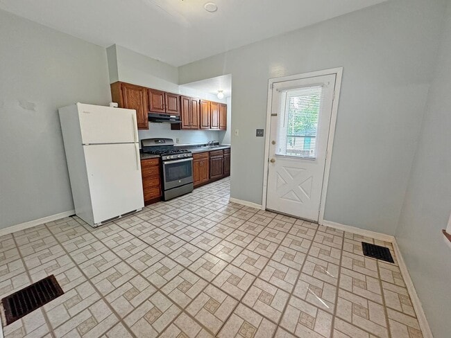 Photo - 1018-1020 Baldwin Street Unit 1018