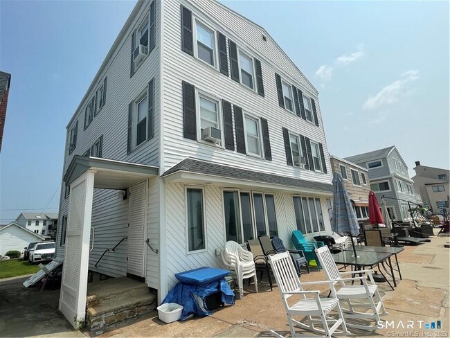 Photo - 39 Pepperidge Ave