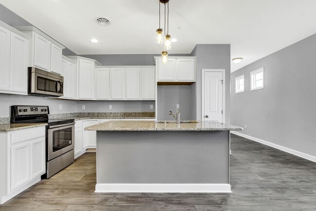 Photo - 216 S Center St