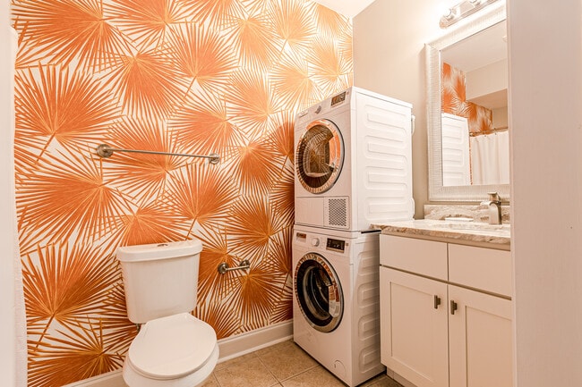 Photo - 1033 World Tour Blvd