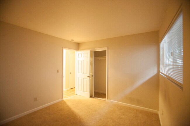 Photo - 621 Grand Fir Ave Unidad 2