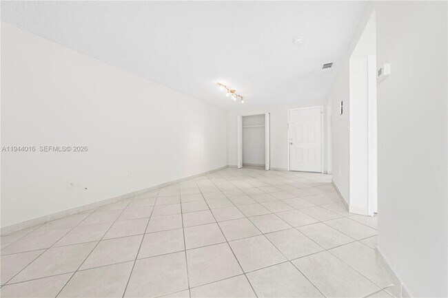 Photo - 1975 Normandy Dr Unit 206