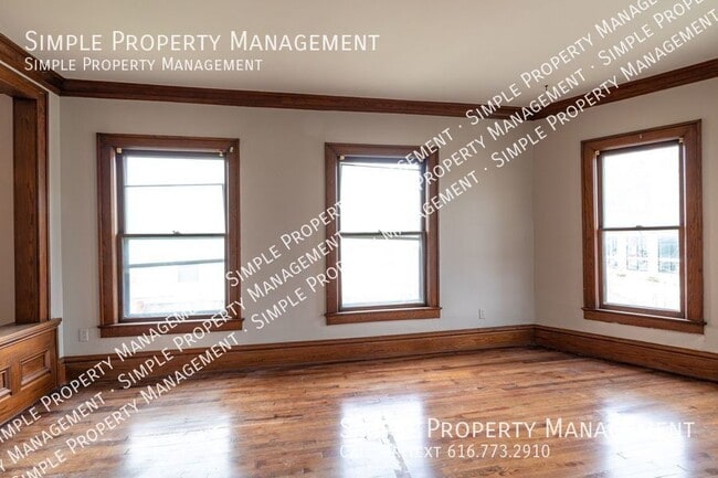 Photo - 610 Michigan St NE Unidad 2