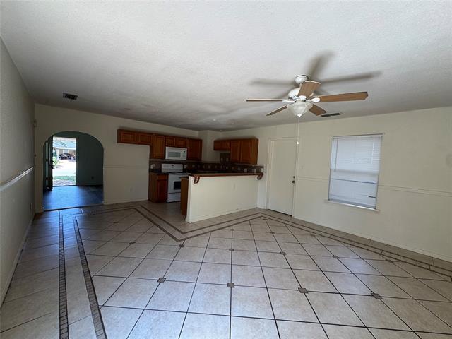 Building Photo - 5342 Burbank Dr