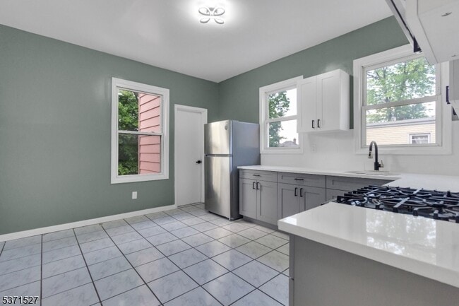 Building Photo - 35 Coit St Unit 35 Rental