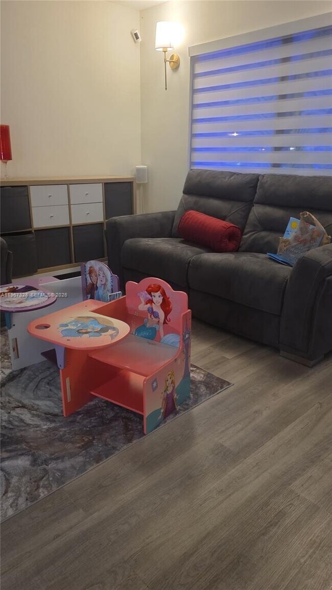 Photo - 1711 W 58th St