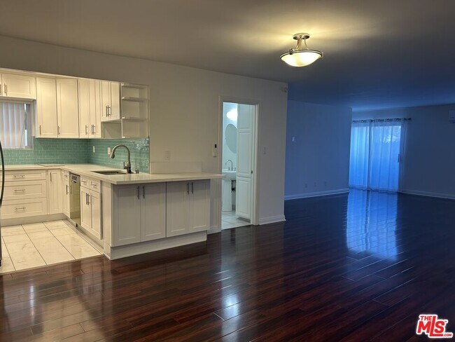 2452 Chelsea Pl Unit E