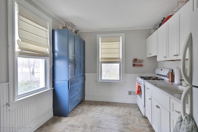 Photo - 99-2 Atlantic Ave Unit 99 Atlantic - 2 Upstairs