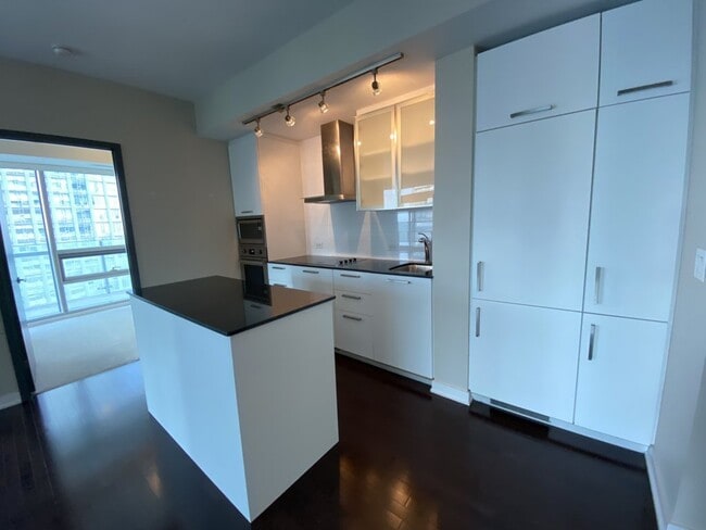 14 York St Unit 3403